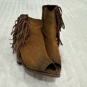 LIBERTY BLACK Mindy Vegas Faggio Concho Fringe Peep Boot - Size 7 - NWT